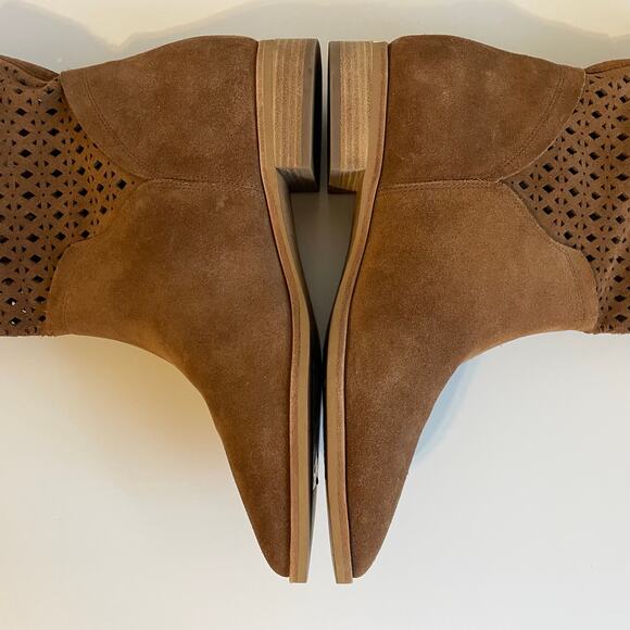 MICHAEL KORS Women’s Sunny Ankle Booties Suede Flat Size 8M Dark Caramel - Picture 9 of 13